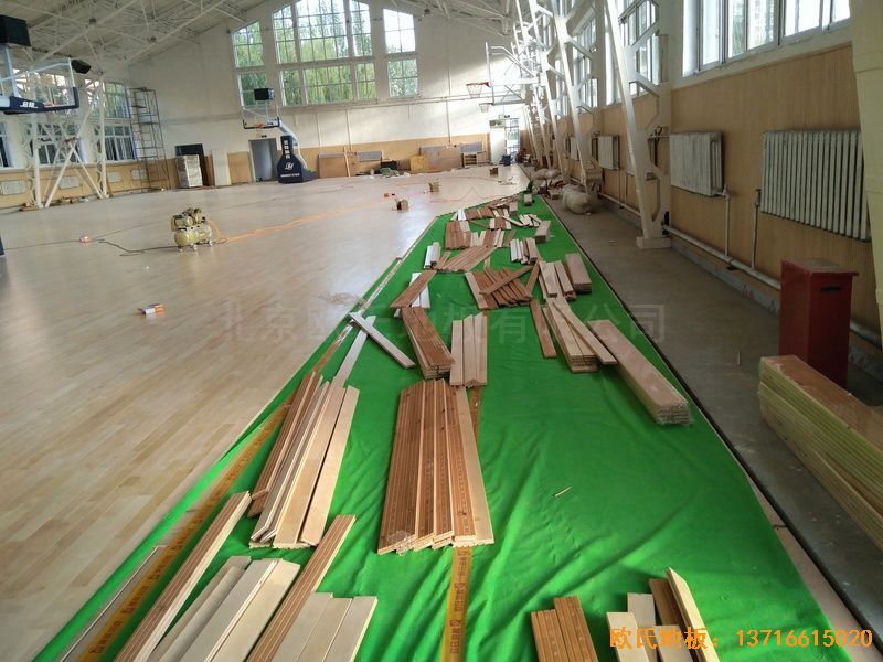 內(nèi)蒙古呼和浩特賽罕區(qū)師范大學(xué)體育學(xué)院訓(xùn)練館運(yùn)動(dòng)地板鋪裝案例
