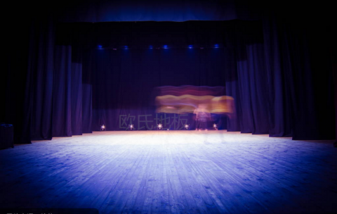 大型舞臺(tái)，需要的是這樣的木地板