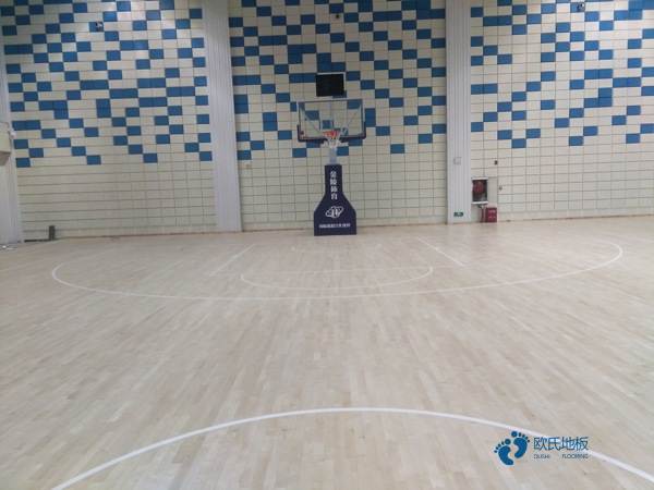 用哪種質量好運動體育木地板