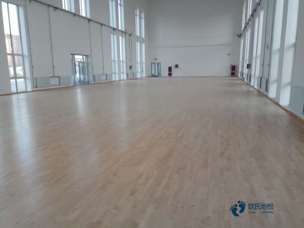 籃球地板哪個牌子好