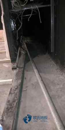 松木體育場地板安裝公司