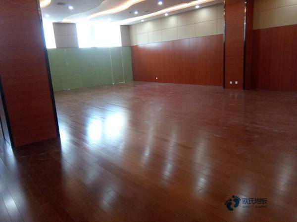 一般運動場館地板施工單位