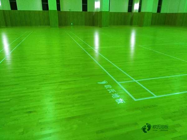 松木體育場地地板安裝公司