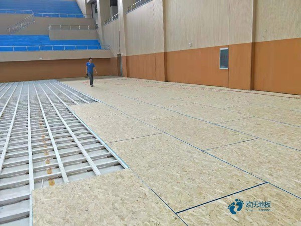 松木運動籃球地板怎么保養