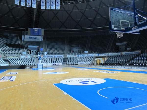 45度斜鋪龍骨體育場地木地板廠家報價