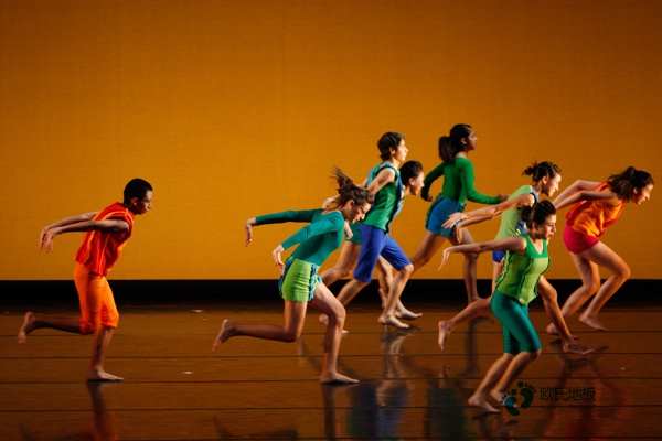 楓樺木籃球木地板保養