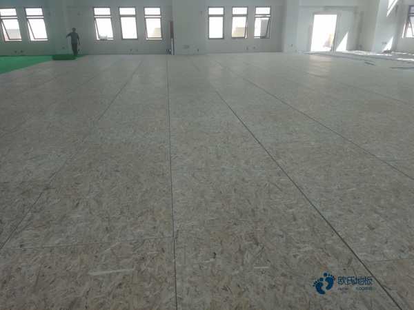 楓樺木體育場地地板廠家報價