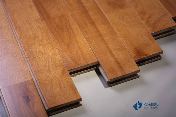 楓木體育地板怎么保養