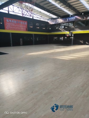 楓木籃球體育木地板怎么保養
