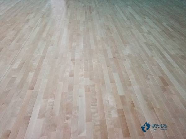 實(shí)木運(yùn)動(dòng)場(chǎng)館木地板怎樣保養(yǎng)