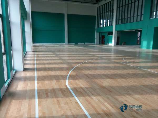 雙龍骨籃球場館地板清潔保養(yǎng)
