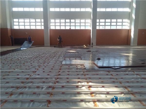 單龍骨運(yùn)動(dòng)場(chǎng)地木地板環(huán)保