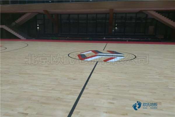 學校籃球場地地板的防火