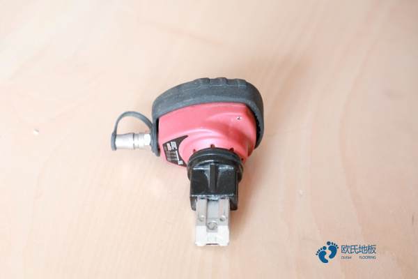 學校體育場木地板施工流程