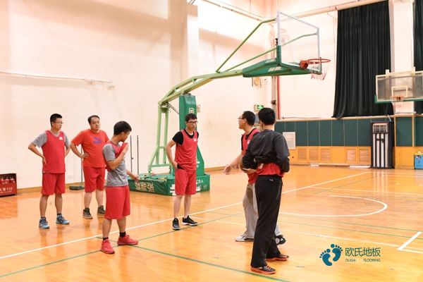 學校籃球場館木地板能用多少年