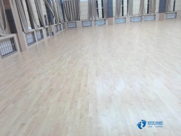 學校運動場地地板施工