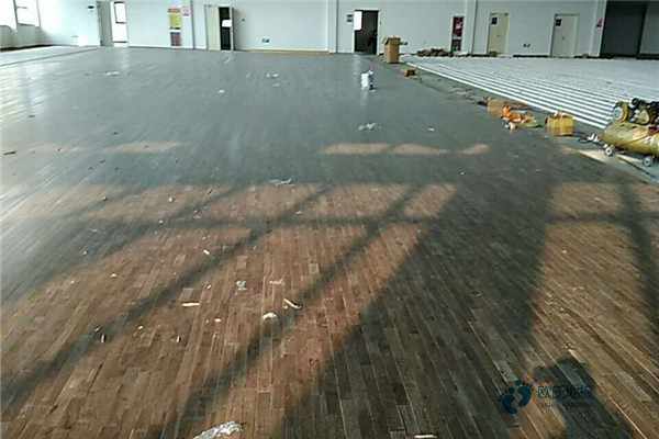 學?；@球場地地板檢測