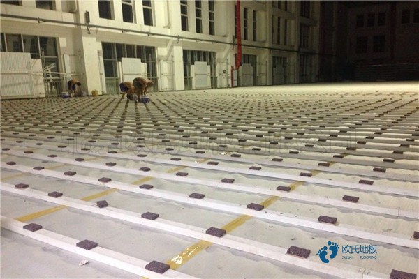 學校籃球場木地板厚度