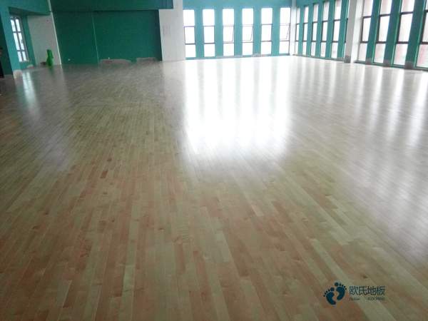 批發體育籃球木地板大約多少錢