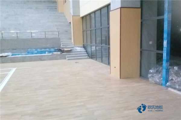 那里有體育籃球木地板多少錢一平方米