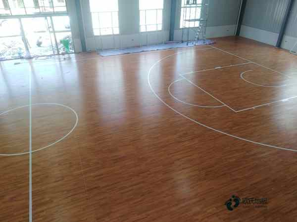 那里有體育籃球木地板多少錢一平方米