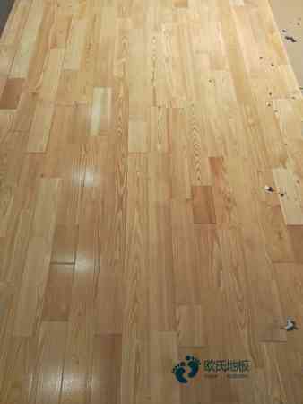 體育籃球木地板哪個牌子比較好1