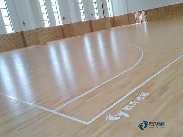 用哪種體育地板價格是多少