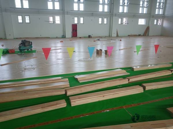 尋求籃球體育地板價格行情