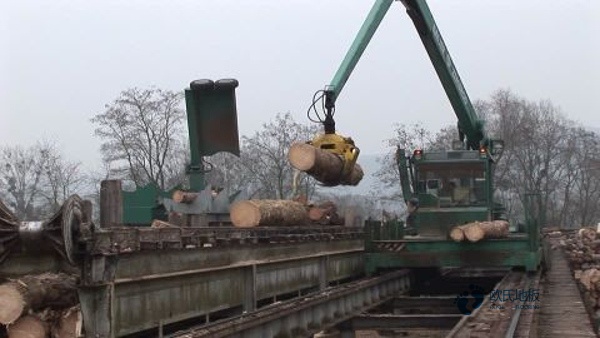 楓樺木體育籃球木地板每平方價格