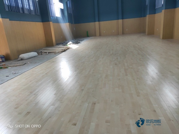 主輔龍骨體育籃球木地板施工價格