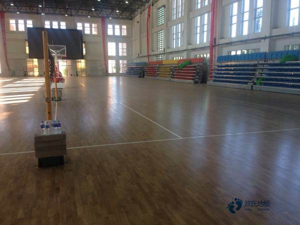 校園體育運動木地板保養方法