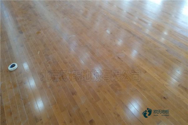 優惠的籃球體育地板哪個好