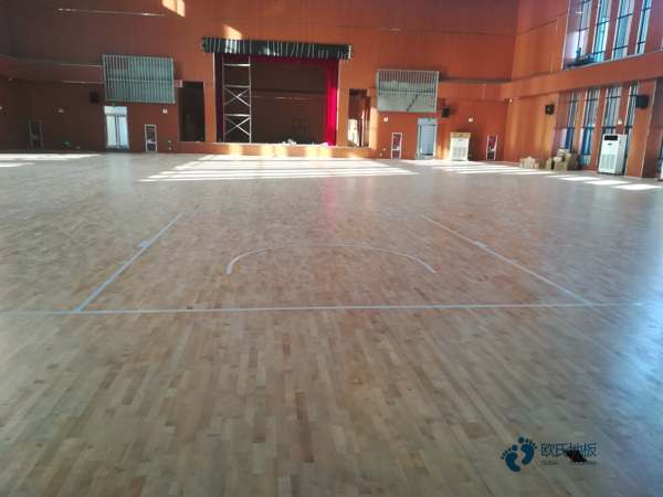 好看的運(yùn)動(dòng)木地板保修期