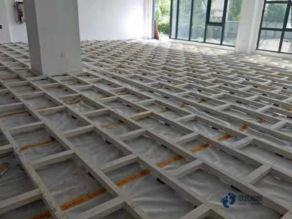 單龍骨運動場地木地板怎樣保養2