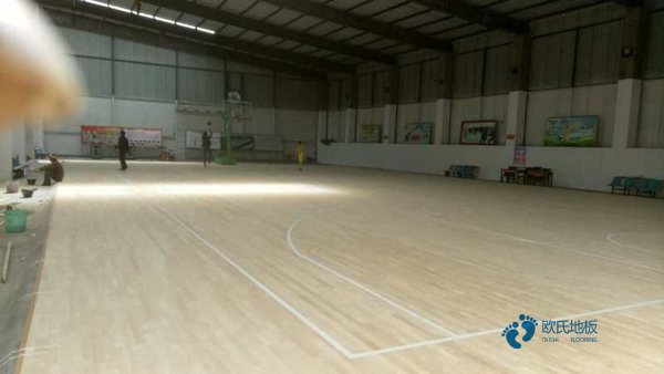 國產運動場地木地板施工2